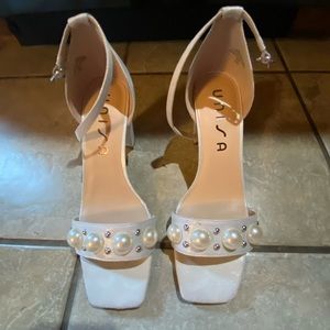 Pearl block heels